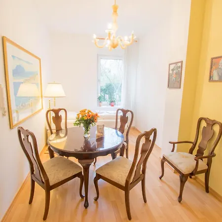 Holiday Berlin Apartments *