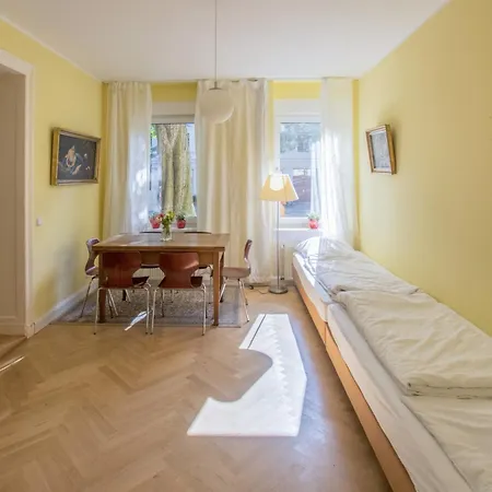 Holiday Berlin Apartments דירה *