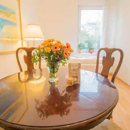 Holiday Berlin Apartments * ベルリン